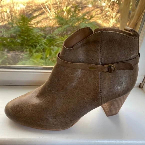 Lucky Brand Zip Buckle Tan Bootie  7 - Picture 2 of 7